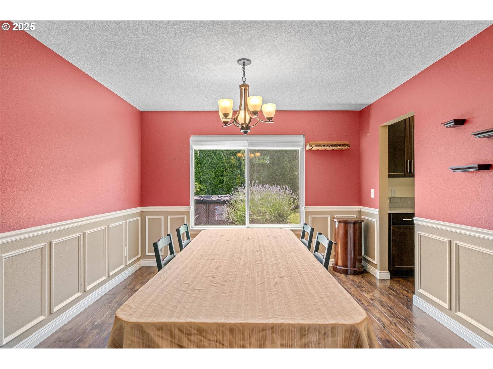 Troutdale, OR 97060,702 SW BURLINGAME CIR