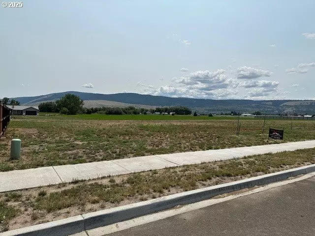 Island City, OR 97850,10603 Greg LN