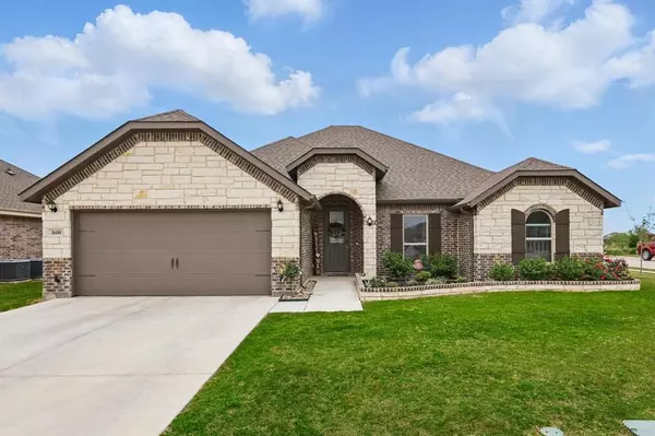 1600 Wagon Wheel Way,  Krum,  TX 76249