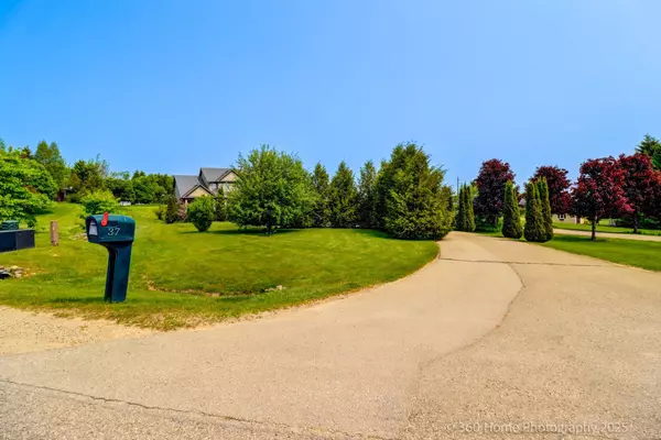 East Garafraxa, ON L9W 6B7,37 Woodland DR