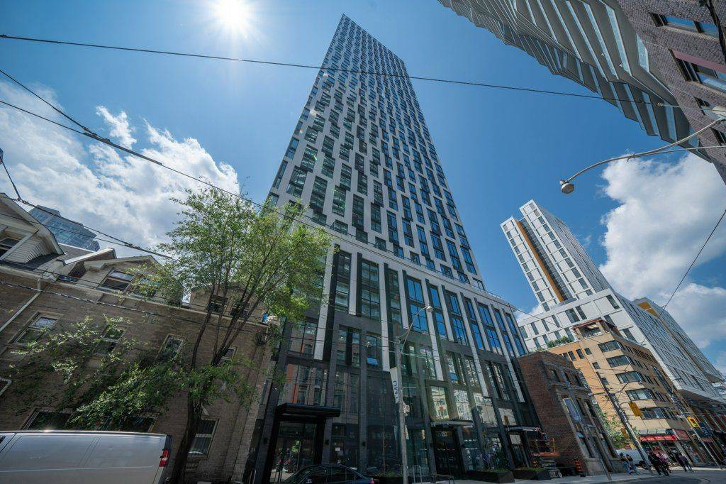 Toronto C08, ON M5B 1Z2,252 Church ST #2807