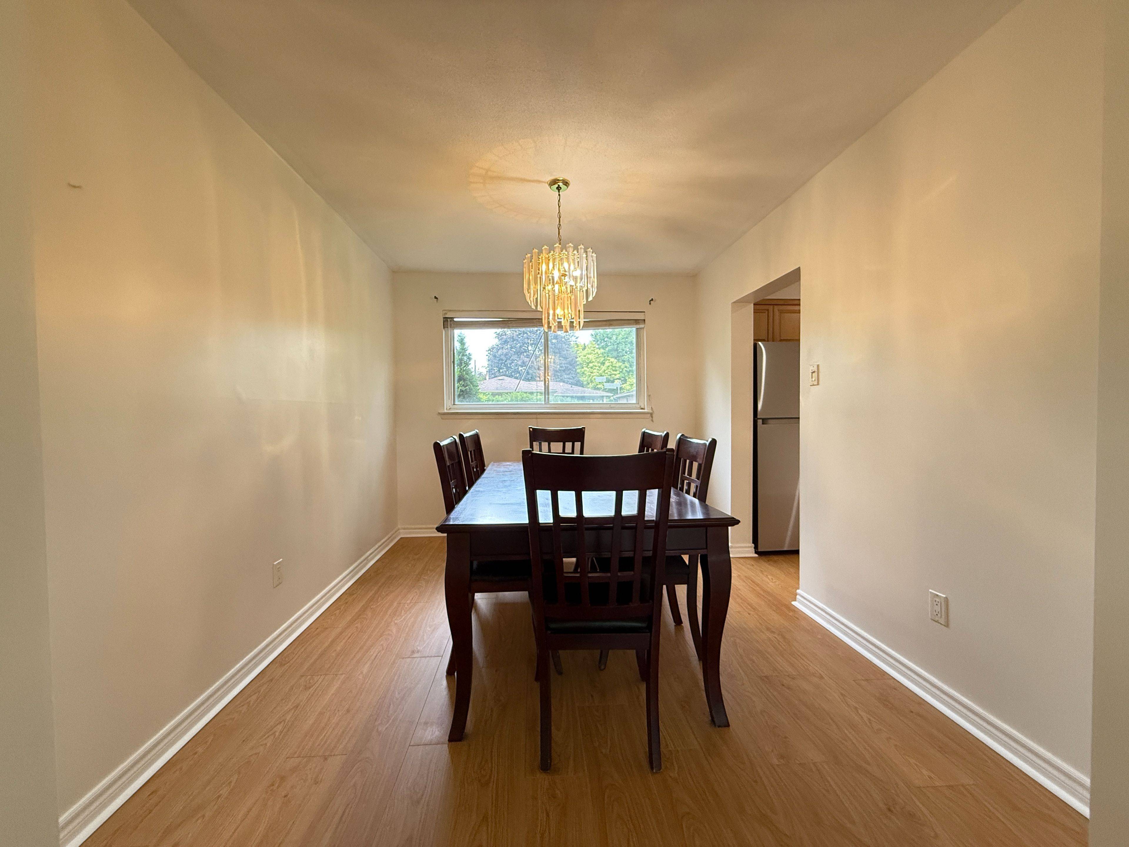 Toronto C15, ON M2J 2J7,4 Bellbury CRES