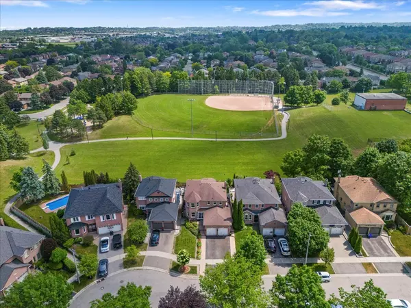 Pickering, ON L1V 4S3,1734 Broadoak CRES