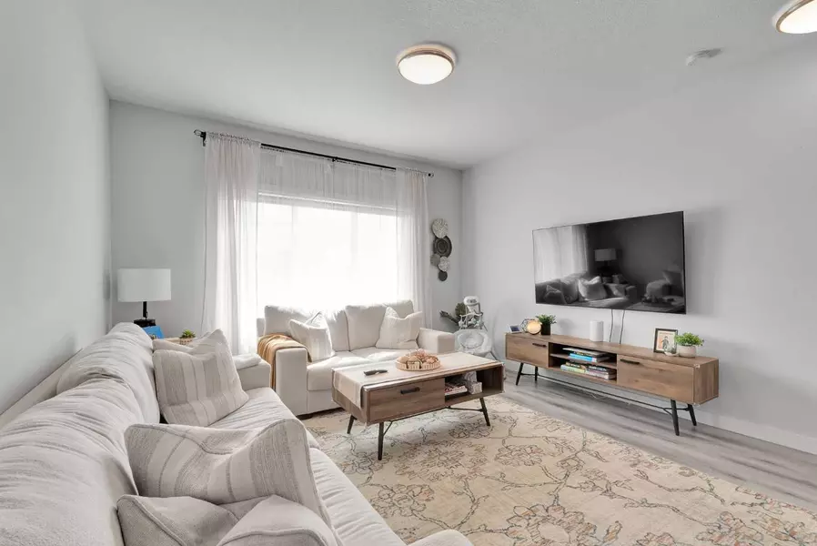 456 CANALS XING SW, Airdrie, AB T4B 4L3