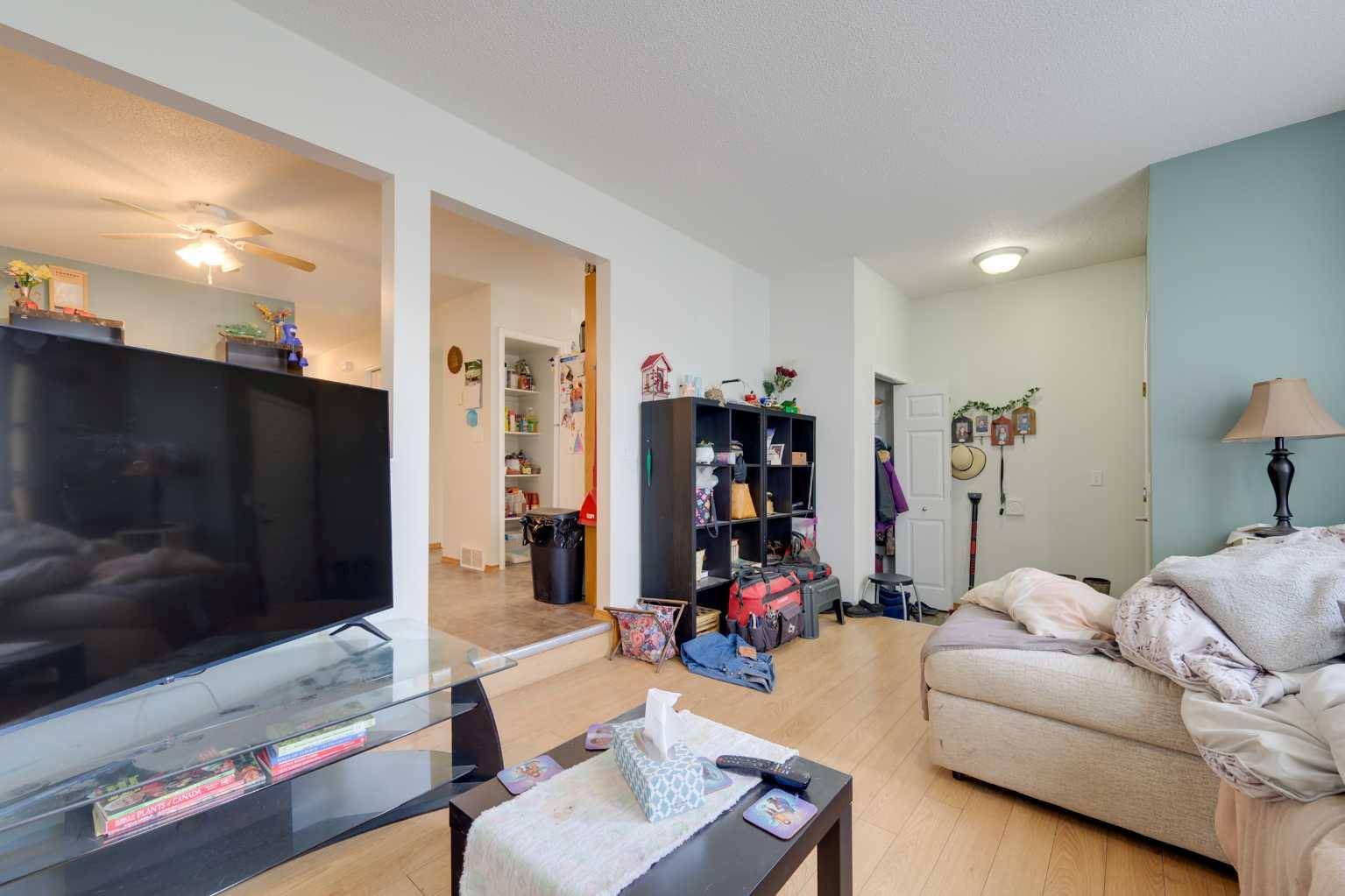 Delburne, AB T0M 0V0,1810 & 1812 26 Ave