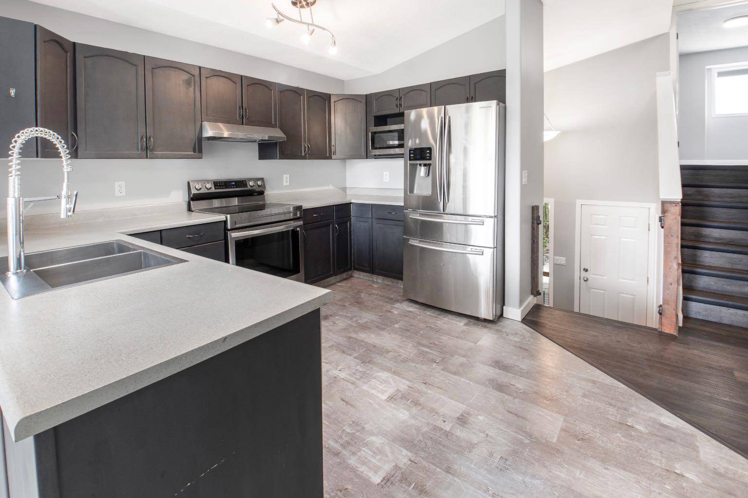 Grande Prairie, AB T8W 2J8,8125 107 ST