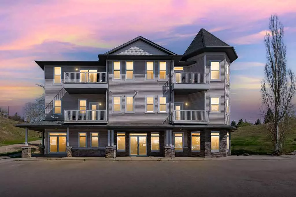 Okotoks, AB T1S 1K2,144 Crescent RD #205