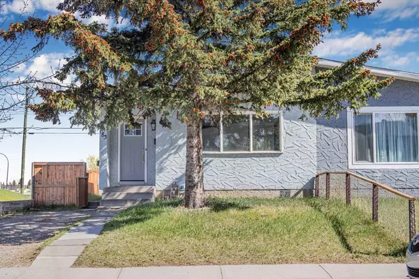 183 Penbrooke Close Southeast, Calgary, AB T2A 3N9