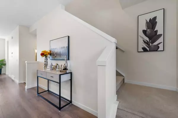Calgary, AB T3S 0C6,1961 Rangeview DR SE