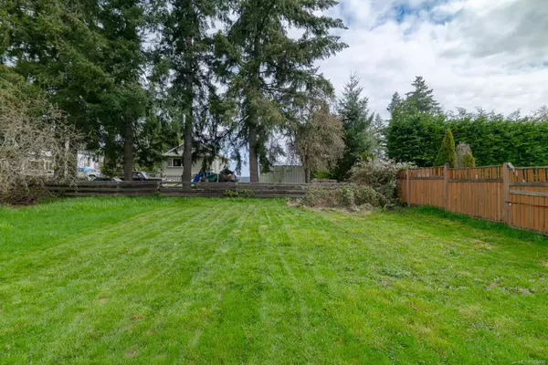 Ladysmith, BC V9G 2B7,293 4th Ave Exten