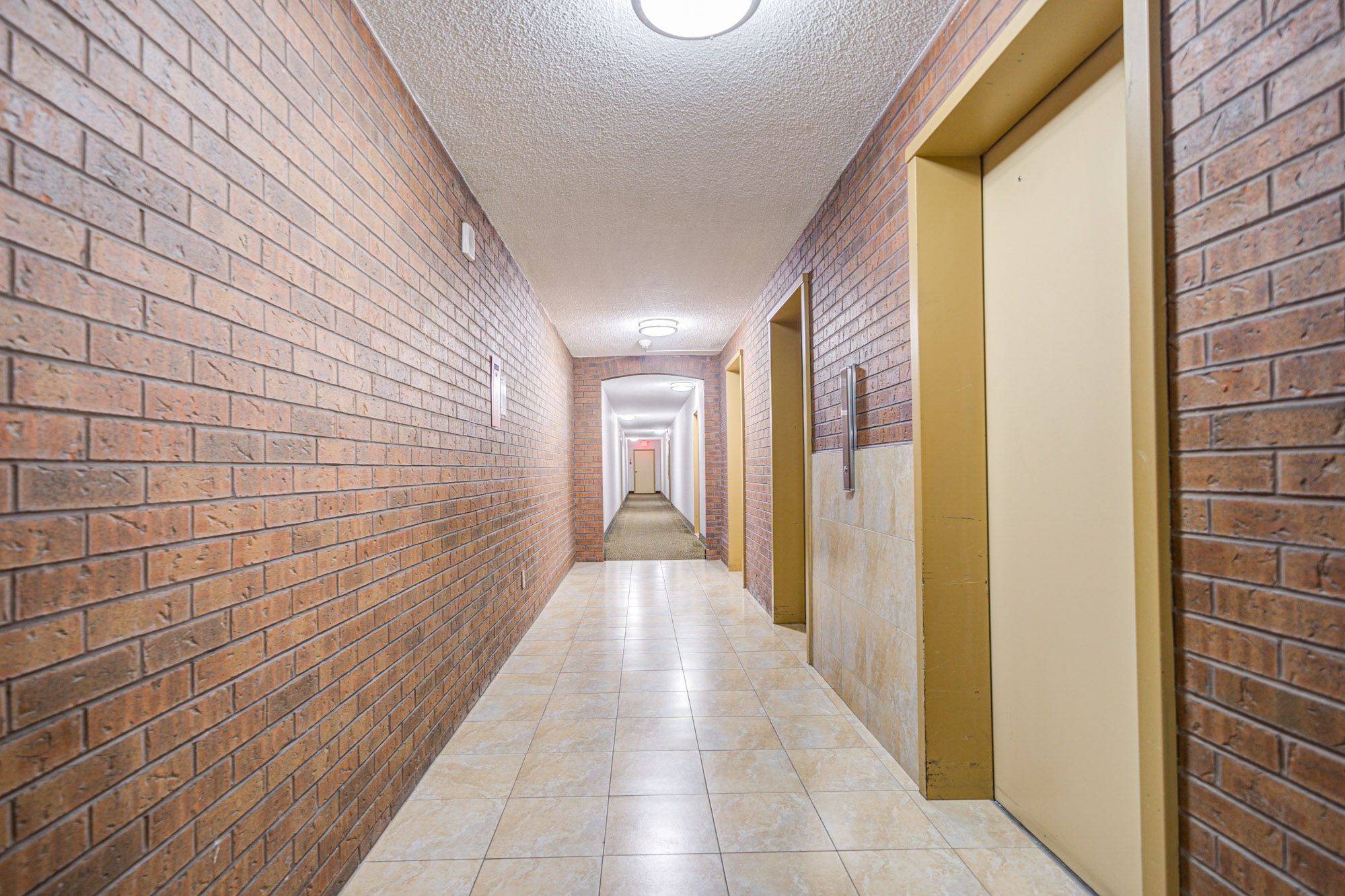 Toronto E05, ON M1W 2V1,1250 Bridletowne CIR #1403