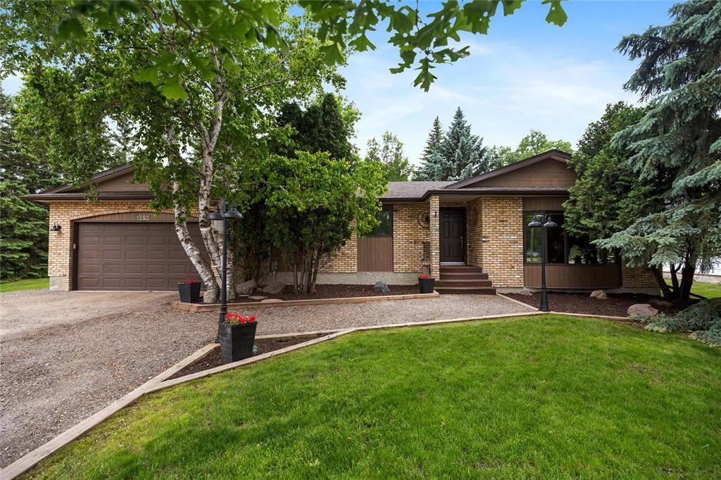 1352 Dawson RD, Lorette, MB R0A 0Y0