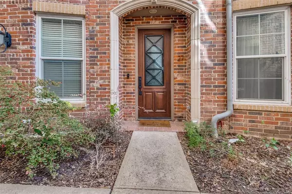 Dallas, TX 75204,3200 Ross Avenue #27