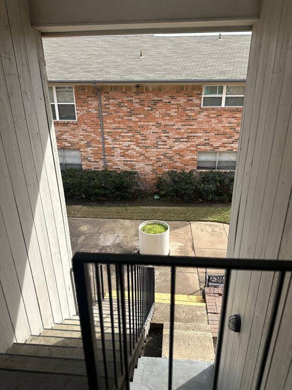 Dallas, TX 75231,8087 Meadow Road #228