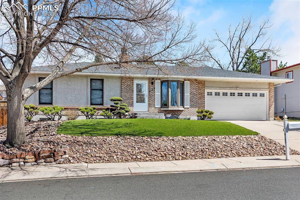 6155 Snowbird DR, Colorado Springs, CO 80918