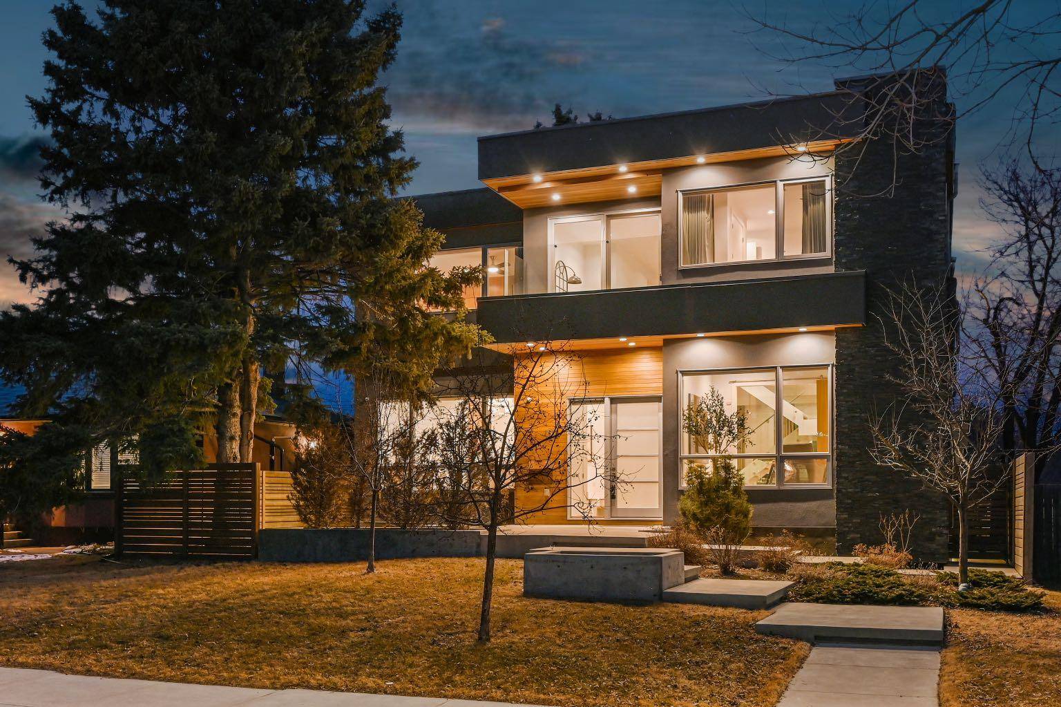 1512 21A ST NW, Calgary, AB T2N 2M6