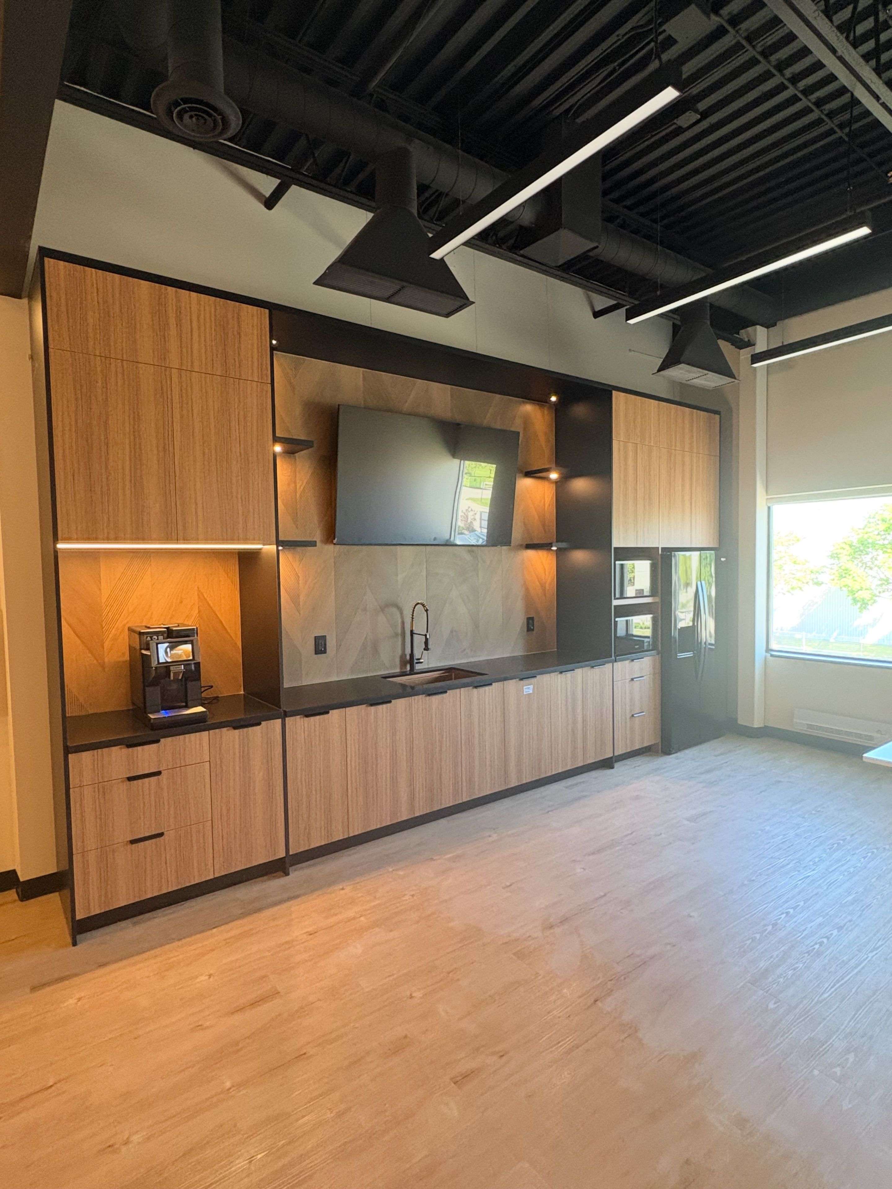 Mississauga, ON L5R 3R1,320 Matheson BLVD W #211-D