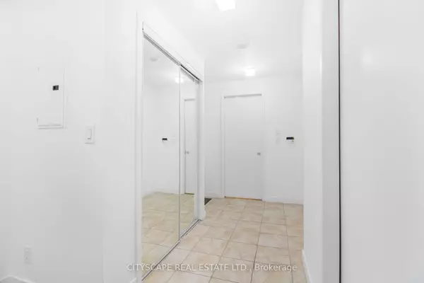 Toronto C01, ON M5J 0A5,12 York ST #3910