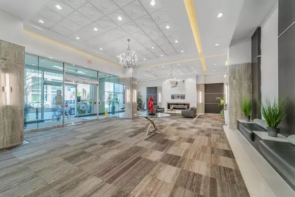 Markham, ON L3T 0C8,7161 Yonge ST #Ph316