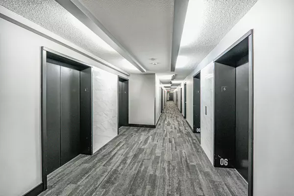Toronto W01, ON M6K 0A5,38 Joe Shuster WAY #617