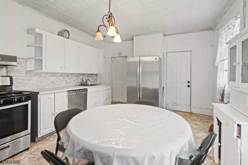 98 Columbia Ave, Passaic City, NJ 07055