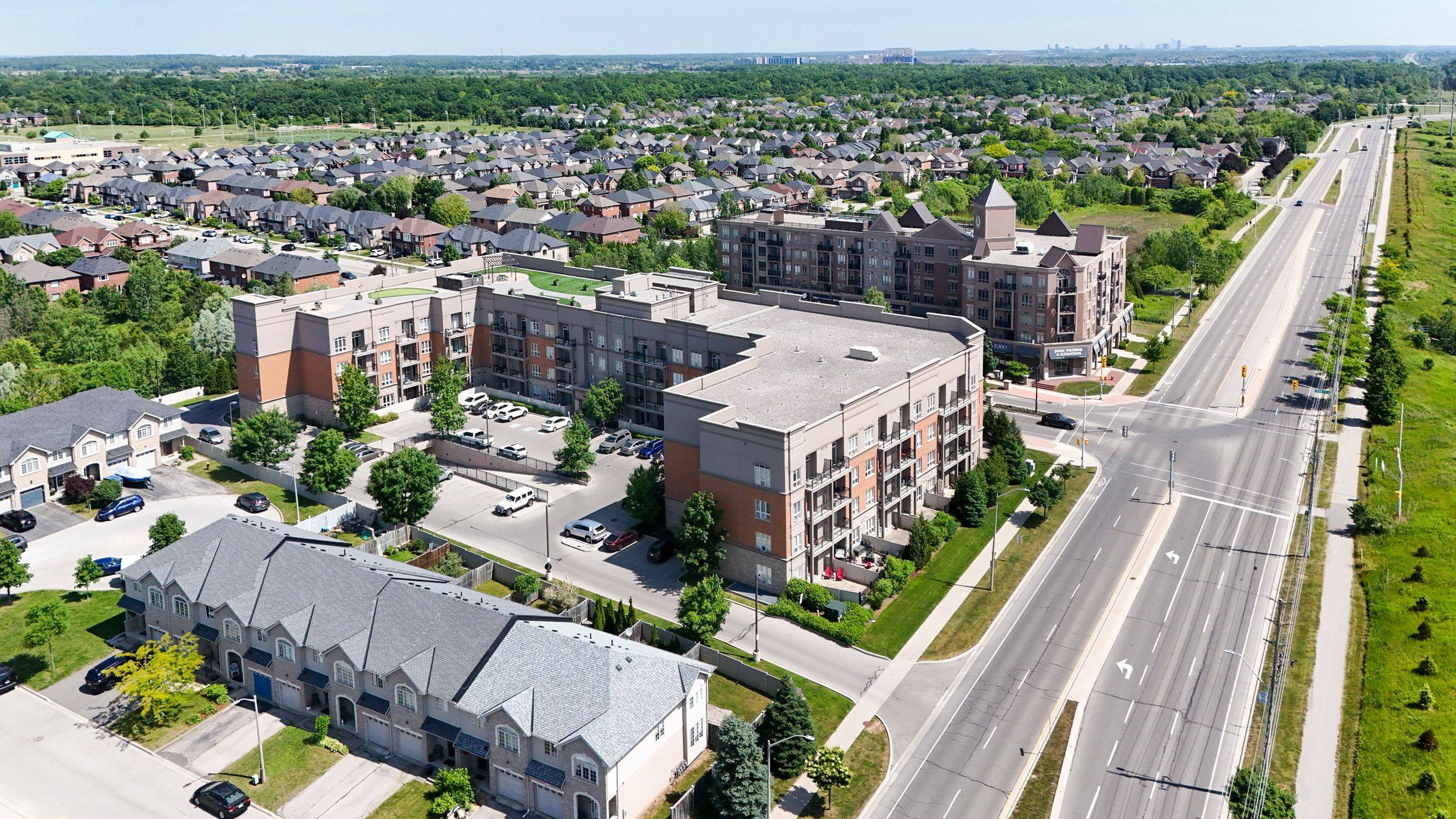 Burlington, ON L7L 0G8,5317 Upper Middle RD #430