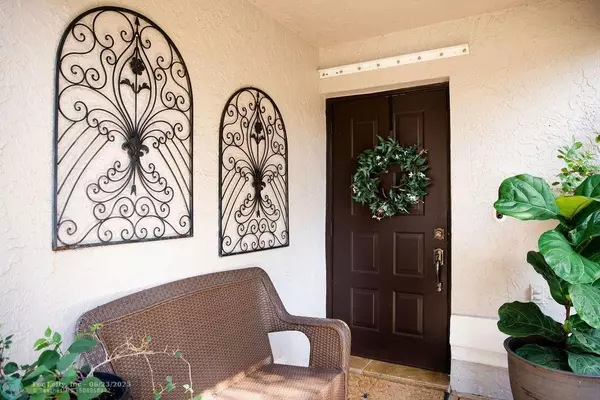 Davie, FL 33328,9223 Greenbrier Ct