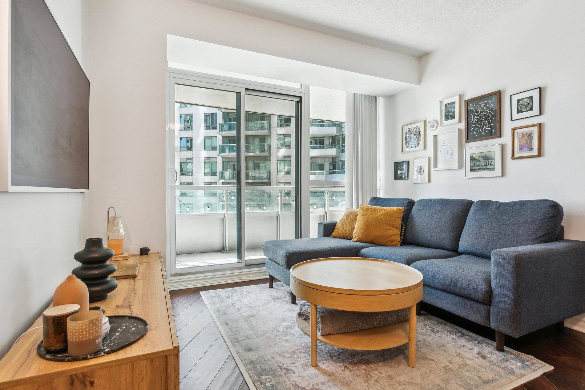 19 Grand Trunk CRES #1215, Toronto C01, ON M5J 3A3