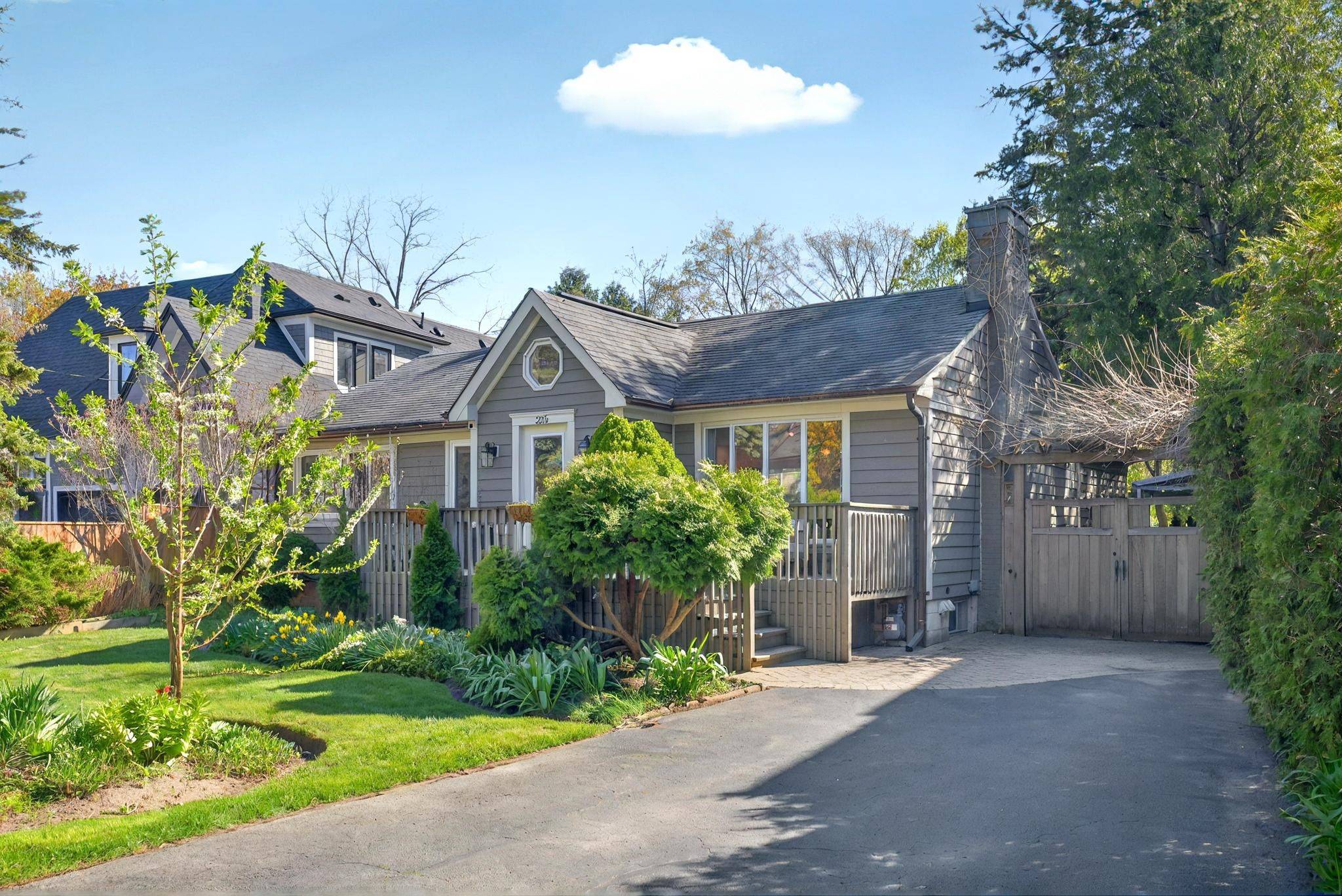 Oakville, ON L6K 2K5,236 Burton RD