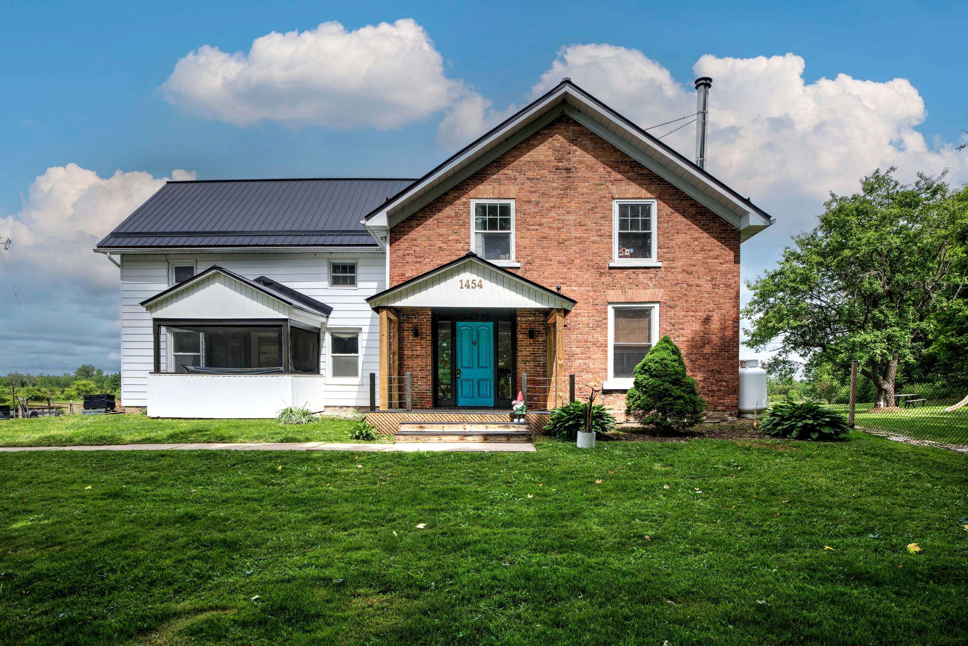 1454 County Road 2 RD, Front Of Yonge, ON K0E 1R0