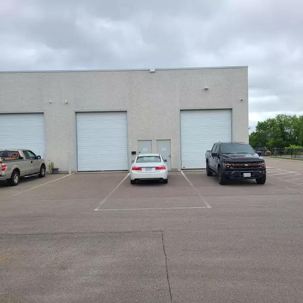 Milton, ON L9T 4W9,54 Steeles AVE E #24