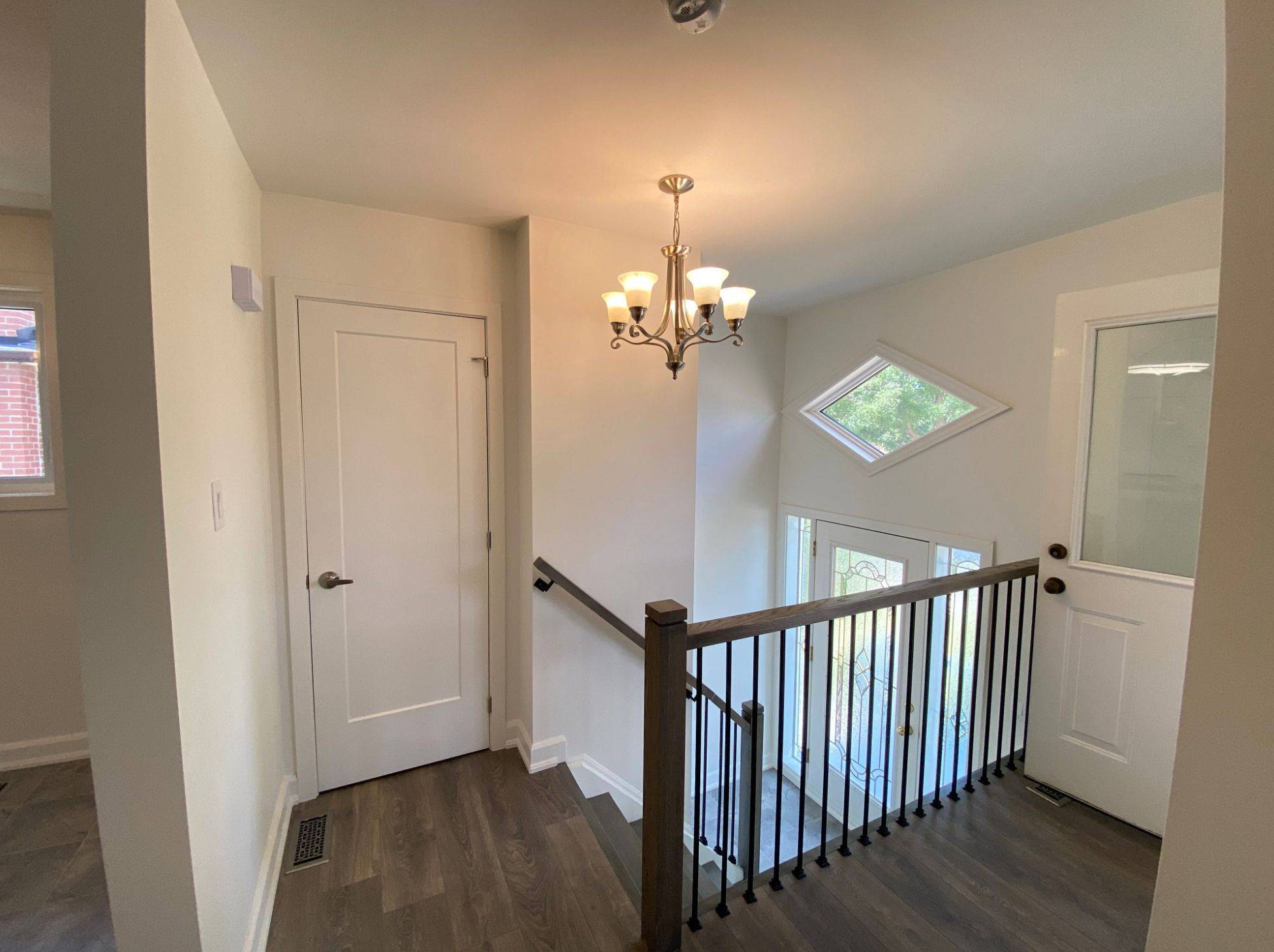 Vaughan, ON L4L 2K9,35 Raymond RD #Upper Lvl