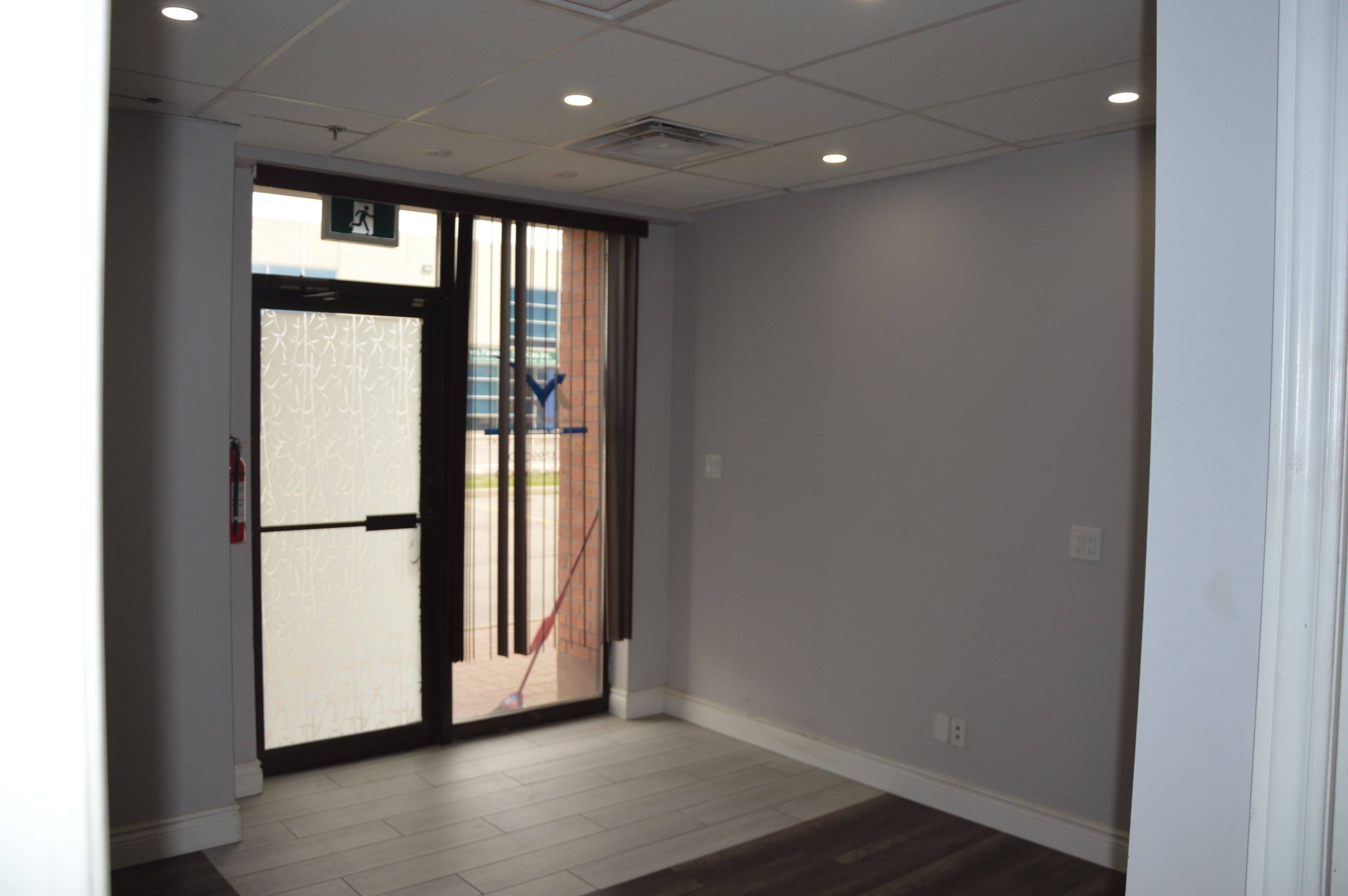 Vaughan, ON L4K 3Y8,200 EDGELEY BLVD N #3