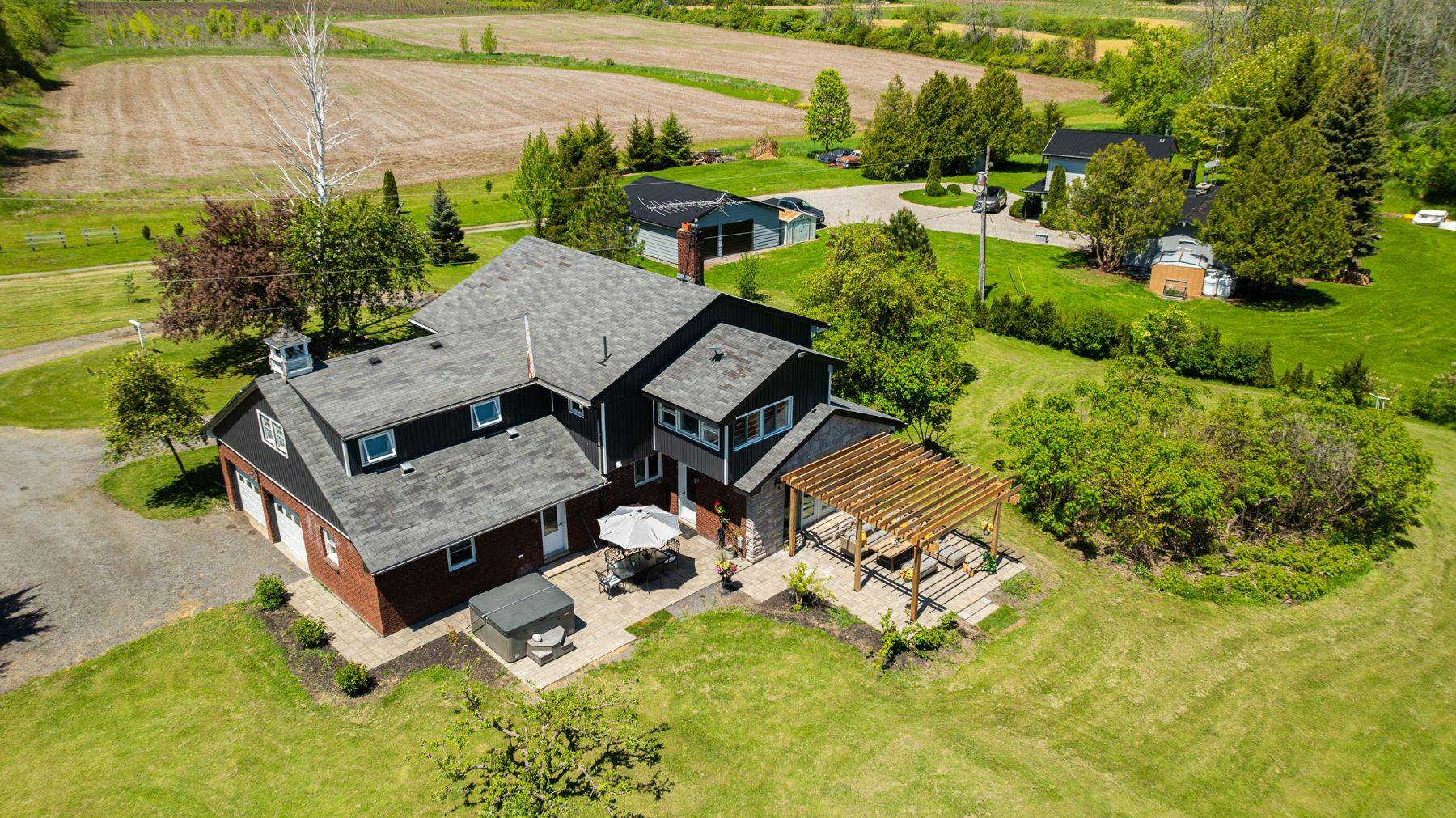 Greater Napanee, ON K0H 1G0,9658A Loyalist Pkwy