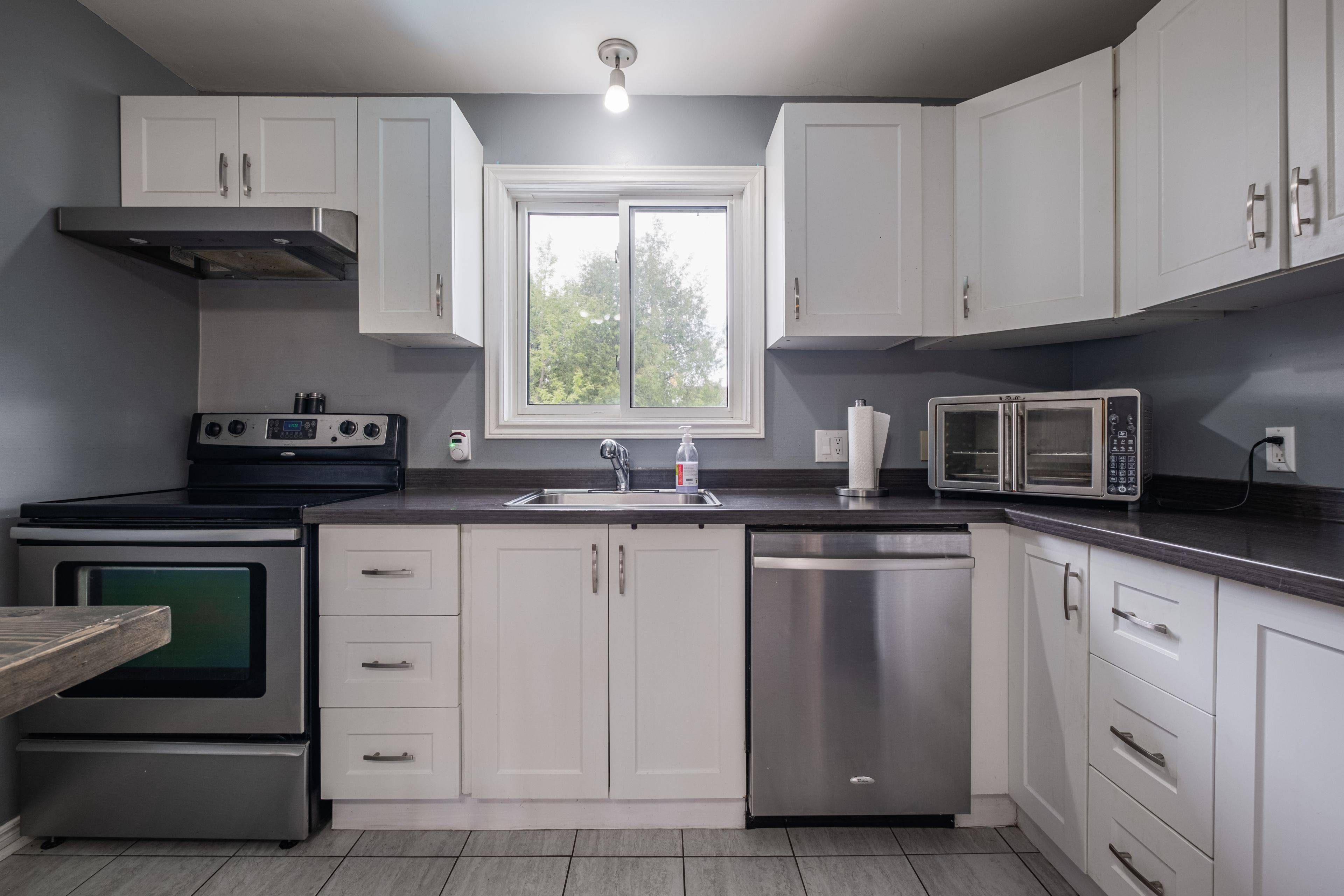 Kingston, ON K7M 8C3,304 Sunrise CRES