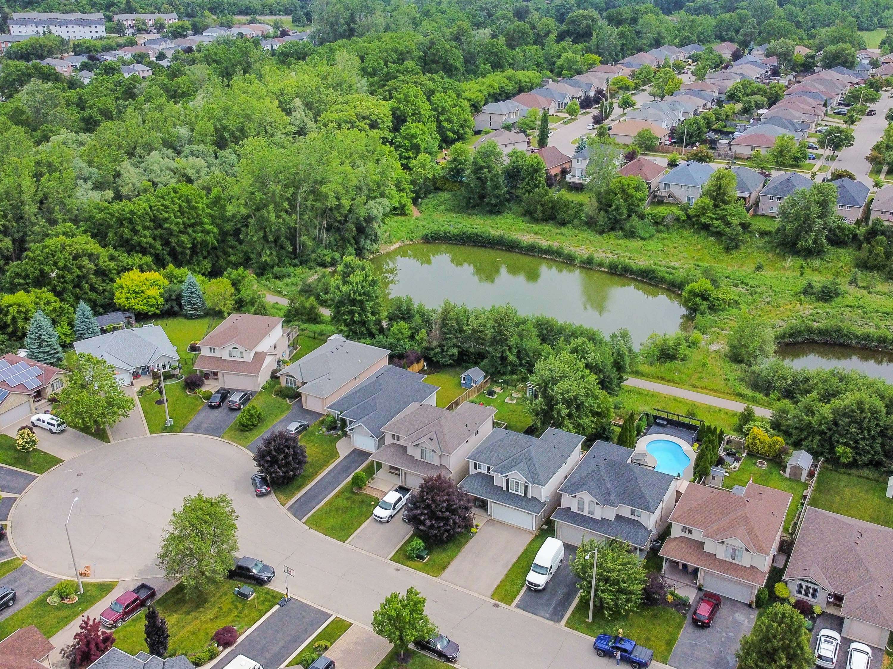 Brantford, ON N3T 6R7,18 Bricker CT