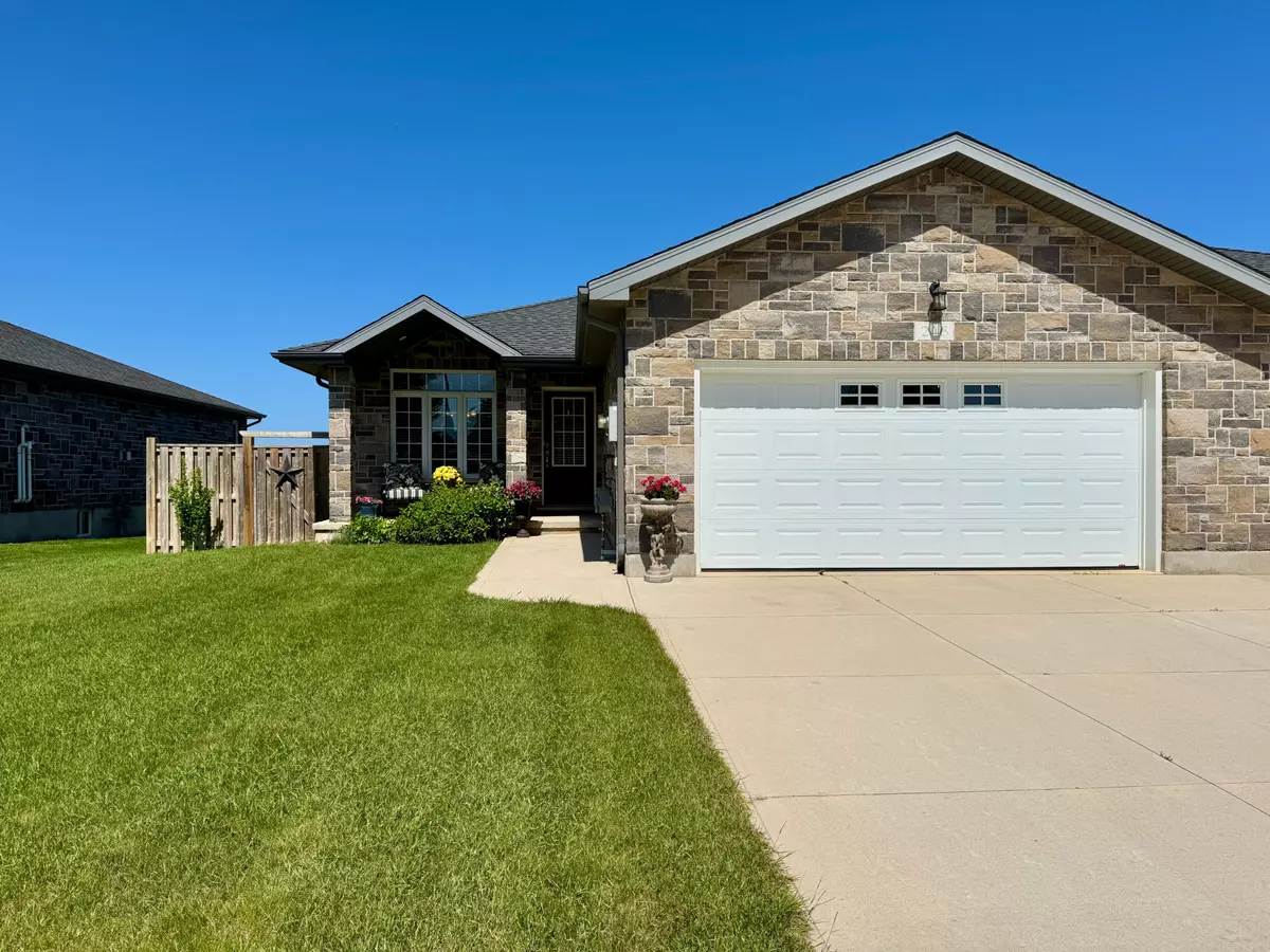 Saugeen Shores, ON N0H 2C1,246 Stickel ST