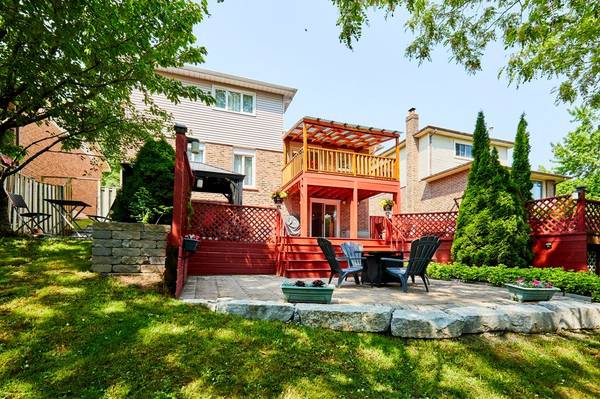14 Mansfield CRES, Whitby, ON L1N 6T4