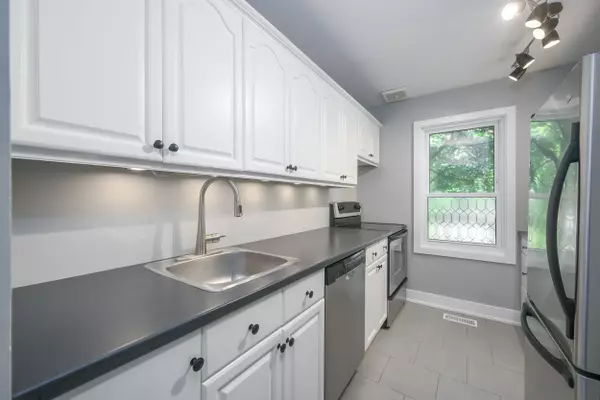 London North, ON N6G 2E4,92 Homestead CRES #48