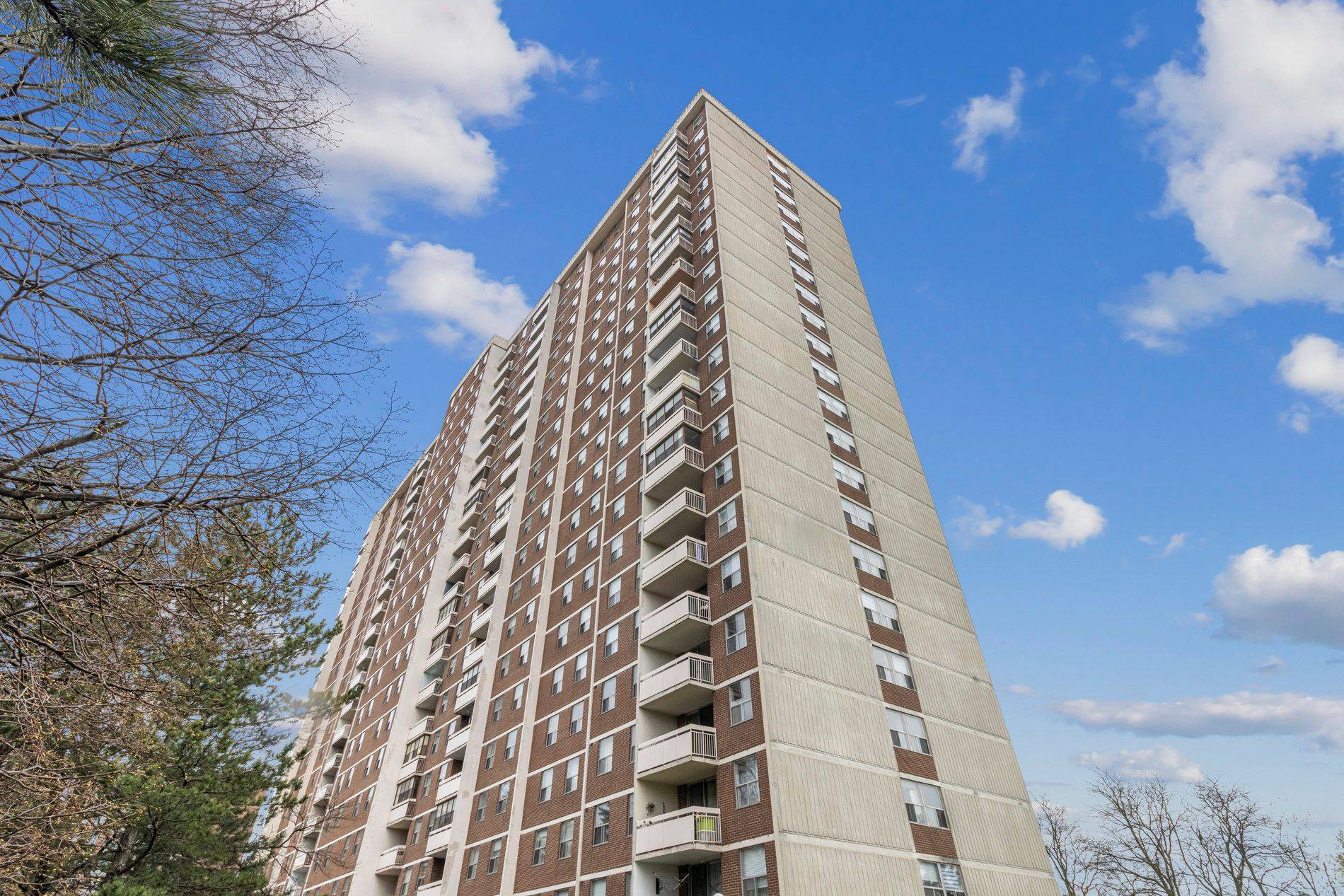 Toronto C07, ON M2M 4B1,205 Hilda AVE #510