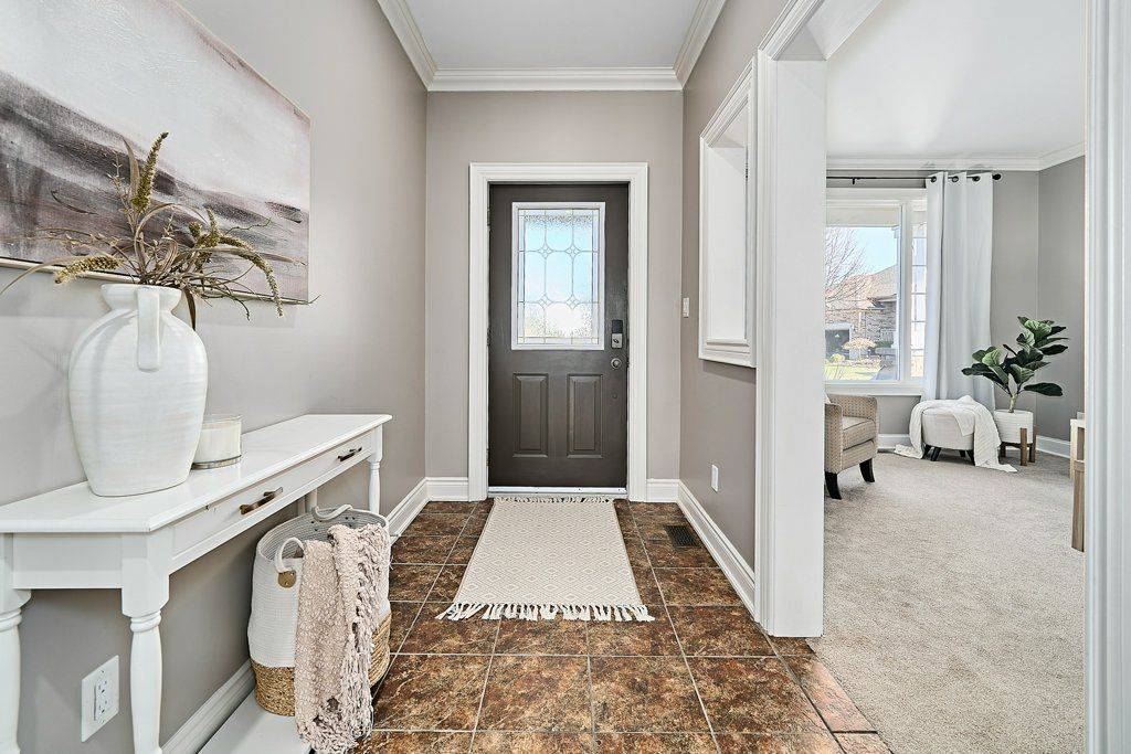 Whitby, ON L1R 3H7,16 Burgundy CT