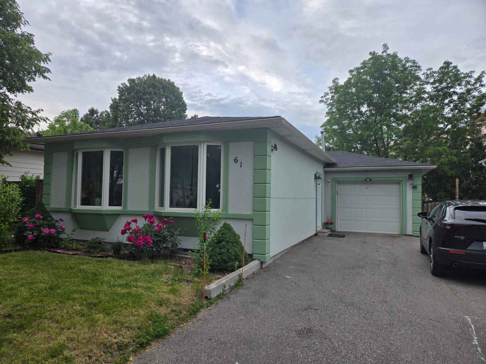 Bradford West Gwillimbury, ON L3Z 1R9,61 Maplegrove AVE