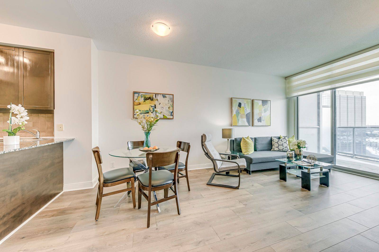 Mississauga, ON L4Z 0A5,80 Absolute AVE #1302