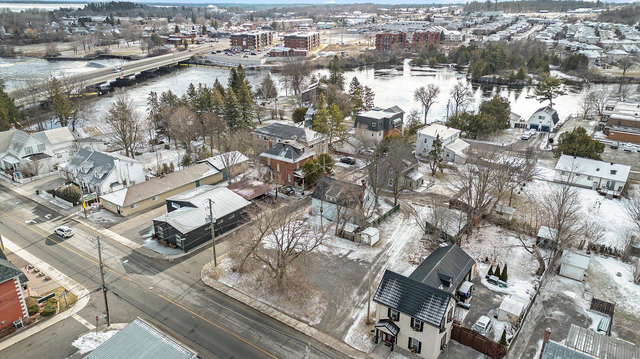 Arnprior, ON K7S 2L1,119 & 125 Daniel ST N