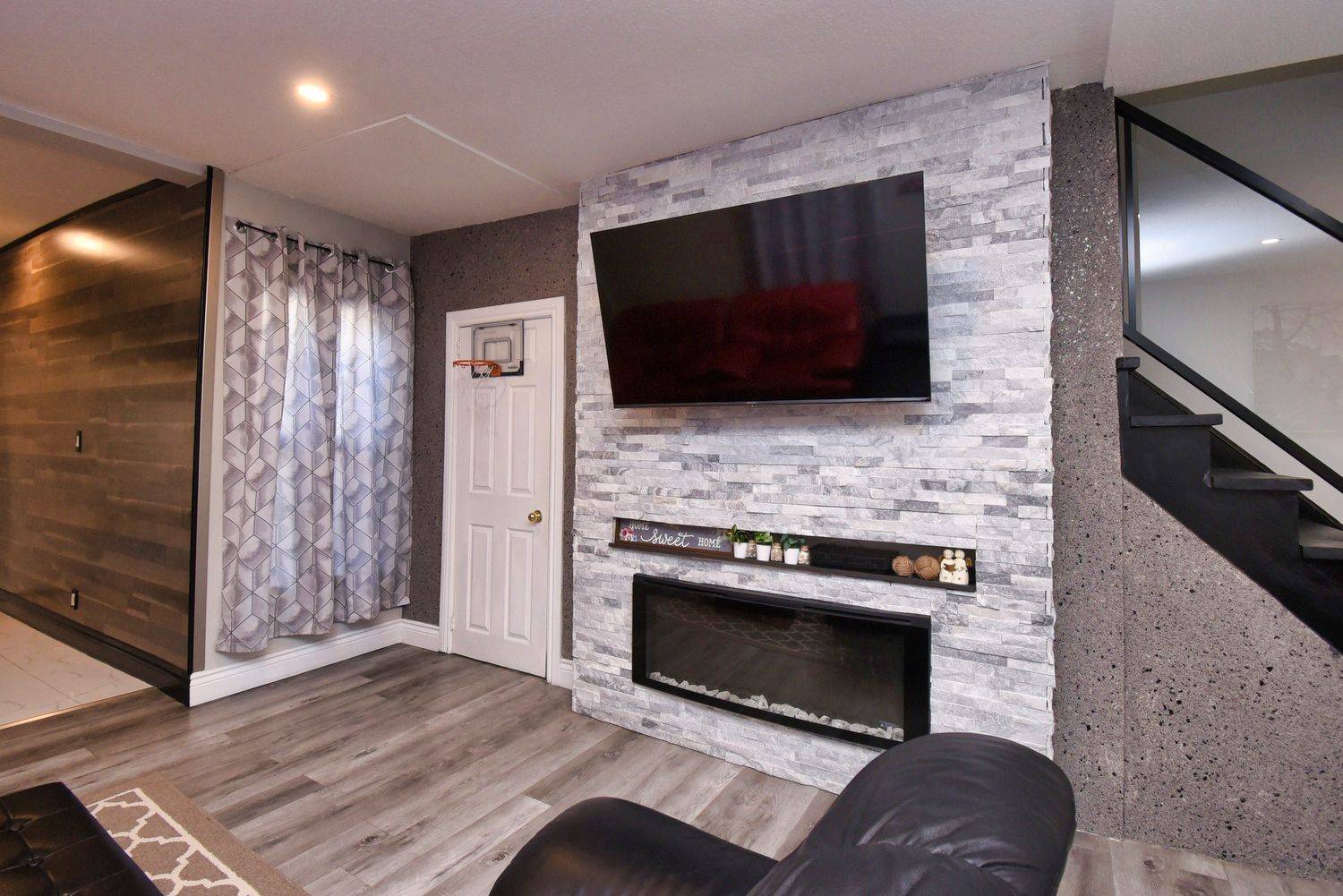 Hamilton, ON L8L 2M3,46 Rosemont AVE