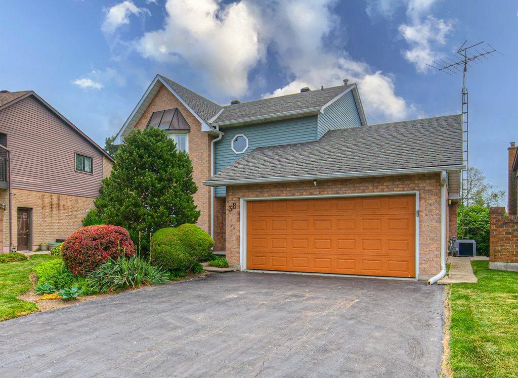 Hamilton, ON L8E 4H5,38 Oceanic DR