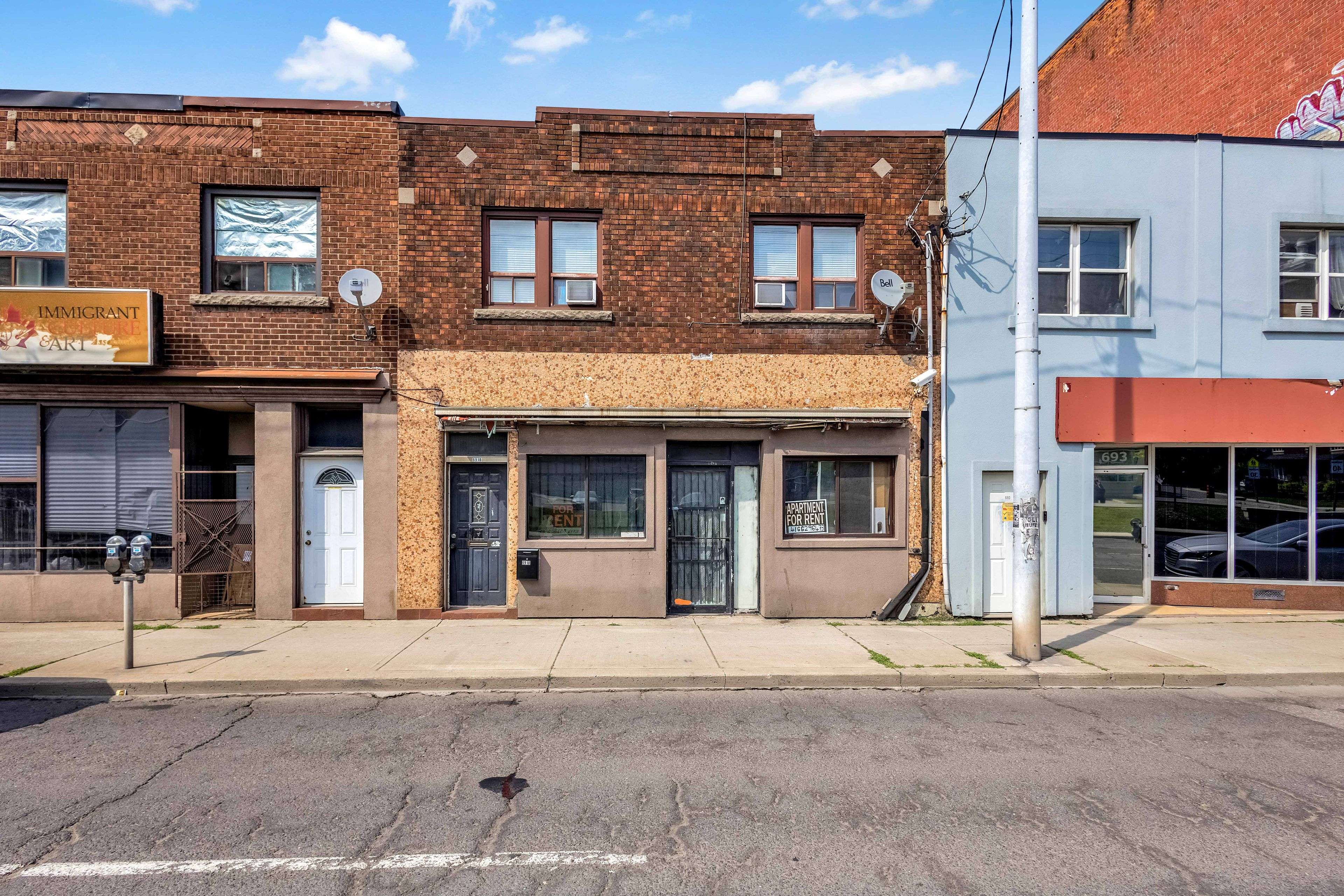 Hamilton, ON L8L 3A5,691 Barton ST E