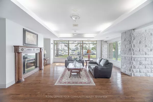 Vaughan, ON L4K 5N6,2502 Rutherford RD #112