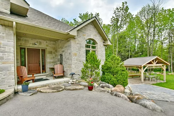 Meaford, ON N4L 0A7,135 Algonquin DR