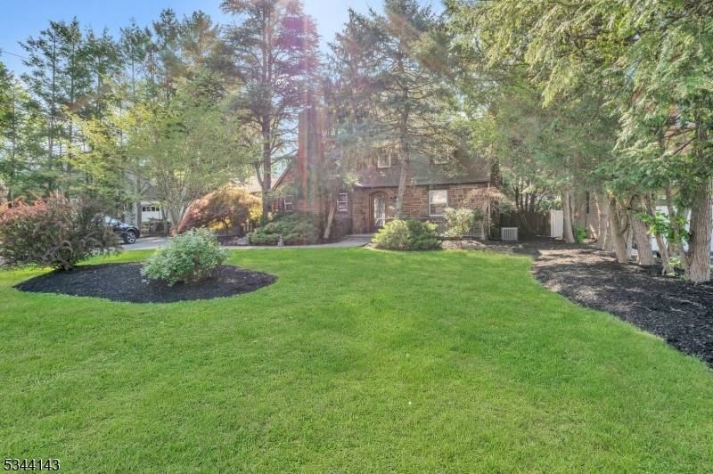 2086 Westfield Ave, Scotch Plains Twp., NJ 07076